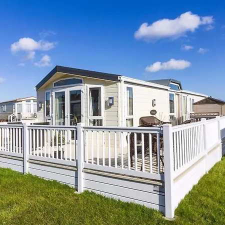 Beautiful, Pet Friendly Caravan By The Beach In Suffolk Ref 40126Nd Lowestoft Esterno foto